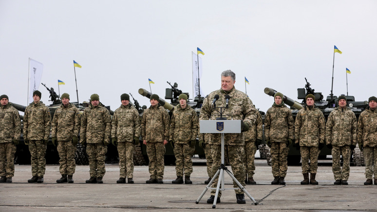 СТРАНА.ua: военное положение на Украине вызвало только рост недоверия к Порошенко