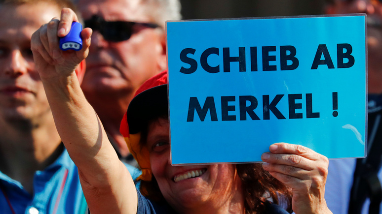 WAZ: каждый третий немец хочет, чтобы Меркель ушла досрочно