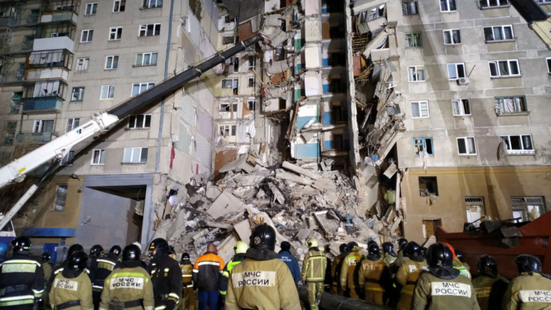 El País: Путин встретился с пострадавшими от обрушения жилого дома в Магнитогорске