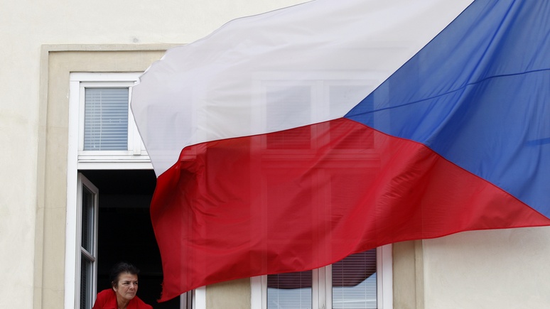 Bild: чешская контрразведка грозит посольству России в Праге «радикальным» сокращением персонала