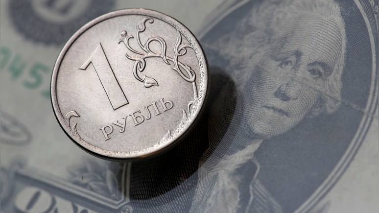 Bloomberg: Россия сокращает долларовые резервы, чтобы снизить санкционные риски