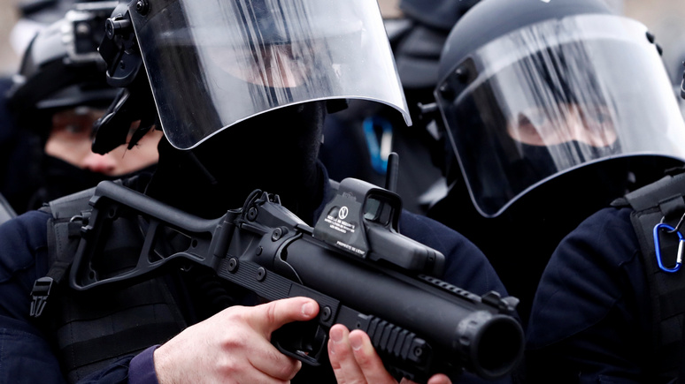 L’Express: протестующий из Бордо помещён в искусственную кому после столкновения с полицией