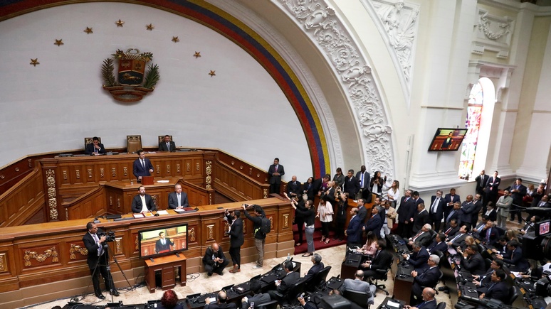 El Observador: оппозиционный парламент Венесуэлы объявил Мадуро узурпатором