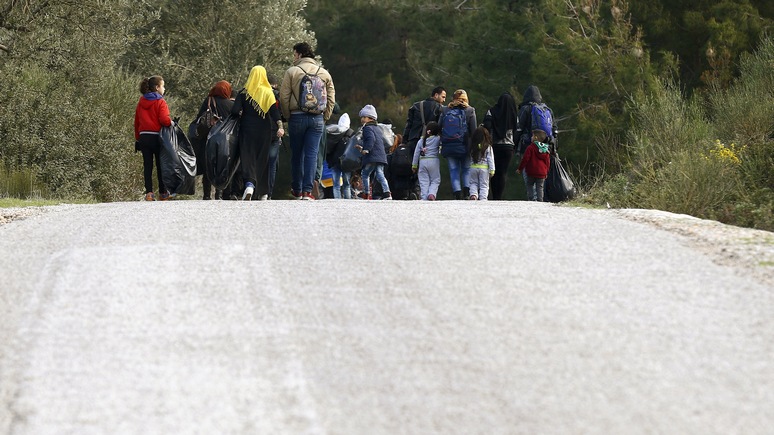 El País: экономический кризис в Турции вынуждает беженцев возвращаться в Сирию