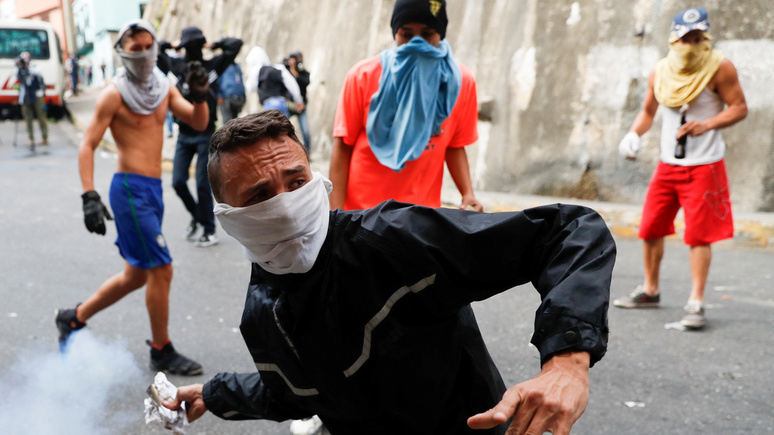 El País: в охваченной протестами Венесуэле сообщили о неудачной попытке переворота 