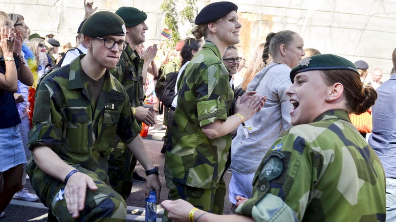 «По стойке смирно, стиснув зубы»: Foreign Policy рассказал, как в Швеции борются с армейским сексизмом