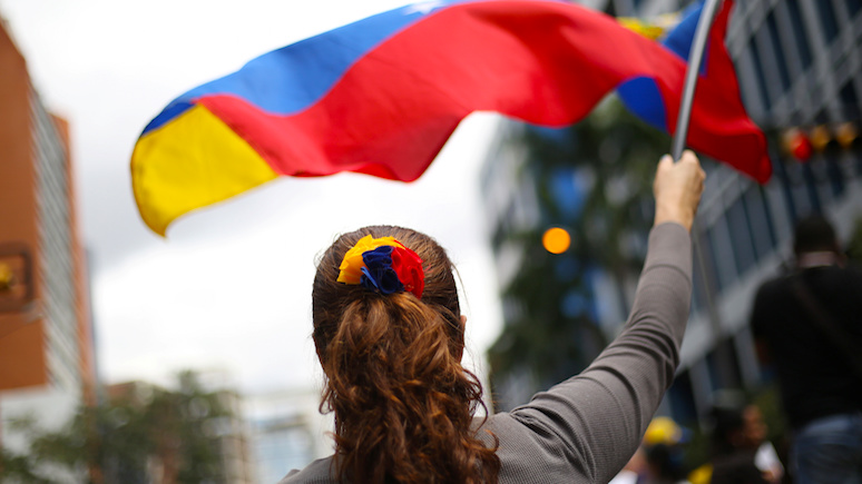Аппельбаум: Венесуэла процветала, пока не стала жертвой «боливарианского социализма»