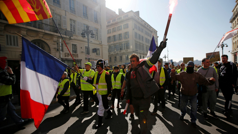 France Inter: «жёлтые жилеты» начинают утомлять французов
