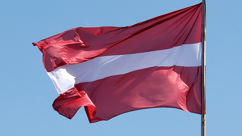 DELFI: Конституционный суд Латвии рассмотрит законность языковой реформы в школах