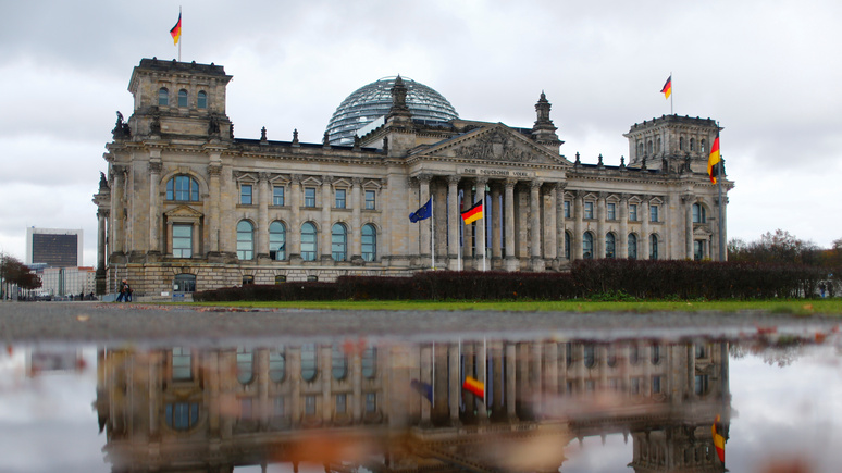 FAZ: «Вся страна работает, а Берлин отдыхает» — как 8 Марта празднуют в Германии 