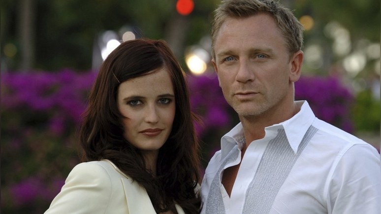 Telegraph: «девушка Бонда» призвала не менять пол «агенту 007»