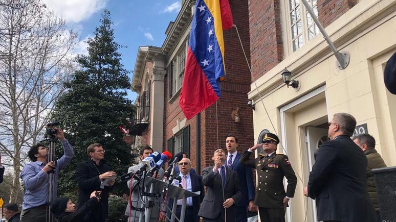 El País: дипломатические объекты Венесуэлы в США перешли под контроль Гуаидо