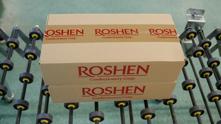 Вести: в Киеве неизвестные подожгли третий магазин Roshen за неделю