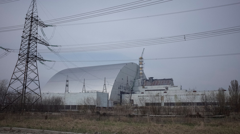 Вести: масштабный пожар в Чернобыльской зоне тушат с помощью авиации