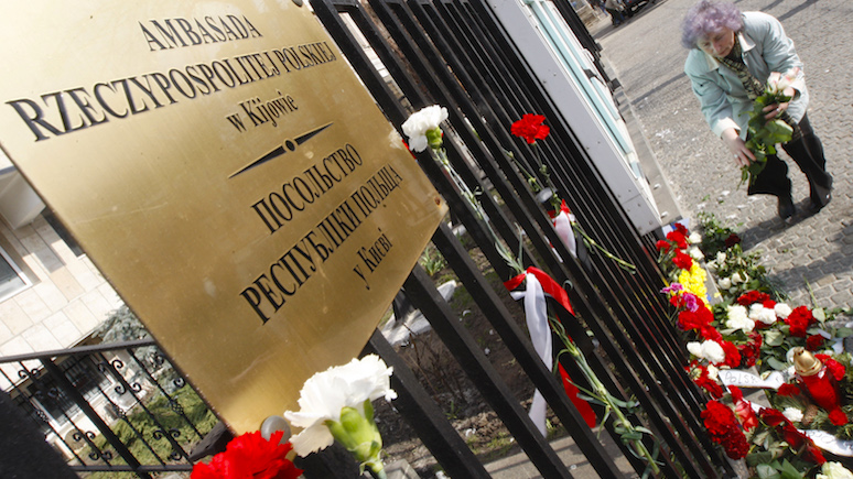 WP: спустя 9 лет мировой интерес к смоленской катастрофе угас, но только не на Украине 