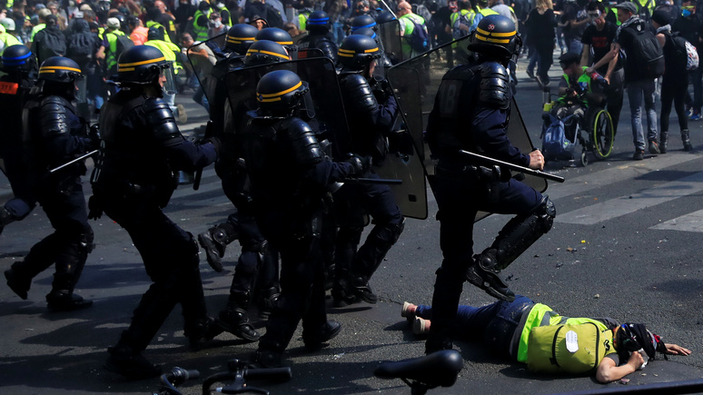 Le Monde: вопреки доказательствам, тема полицейского насилия над жёлтыми жилетами остаётся для властей табу