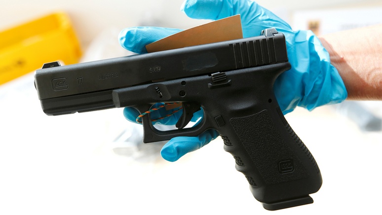 Tagesspiegel: телохранитель Штайнмайера потерял табельный пистолет в берлинском отеле