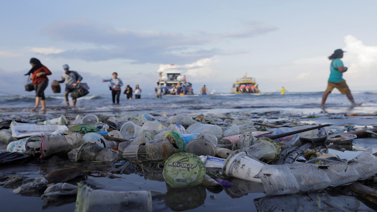 Independent: США отказались поддержать инициативу ООН по борьбе с пластиковыми отходами