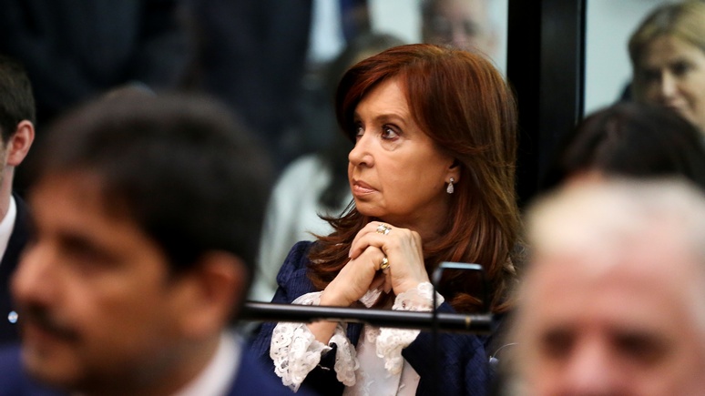 El País: экс-президенту Аргентины предъявили обвинения из-за письма, якобы подаренного Путиным