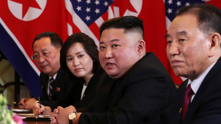 NYT: «отправленный на каторгу» северокорейский чиновник появился на публике в компании Кима