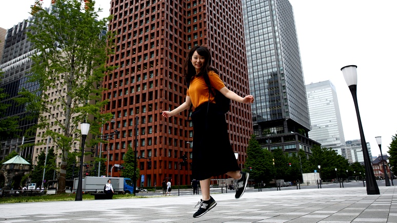 Japan Times: японки объявили войну каблукам на работе 