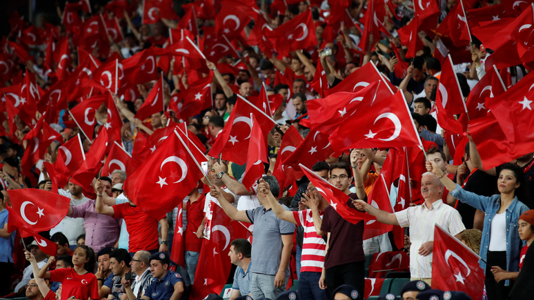 Le Figaro: во Франции возмущены свистом турецких фанатов во время «Марсельезы» и требуют от ФИФА принять меры