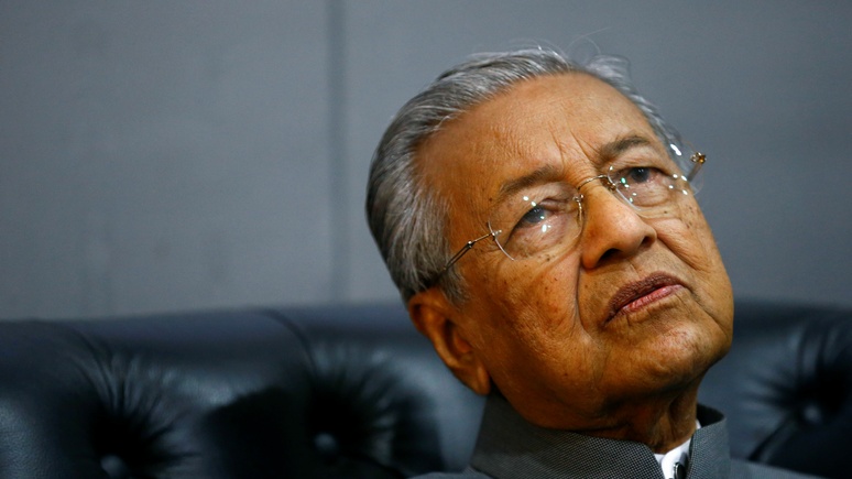 Bloomberg: премьер-министр Малайзии назвал обвинения против России по MH17 бездоказательными