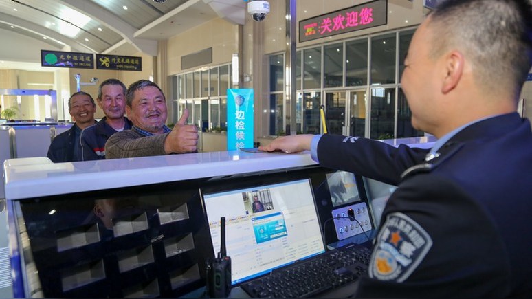 Guardian обвинила китайских пограничников в слежке за туристами