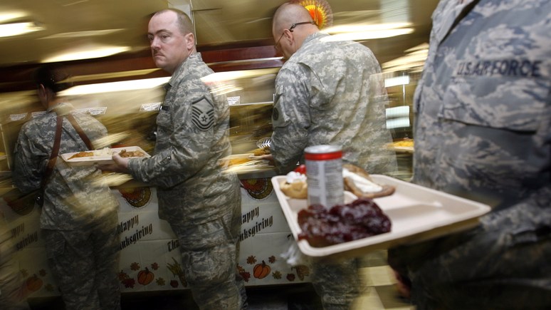 MT: вместо пиццы и пива салаты с авокадо — с лишним весом американских военных планируют бороться новой диетой  