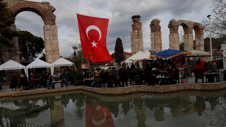 Hürriyet Daily News: в Турции ожидают как минимум 250 тысяч «полицейских туристов» из России