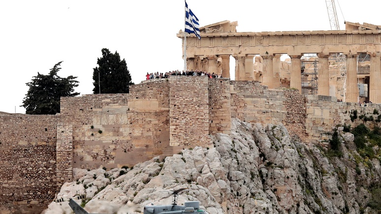 SRF: эксперты бундестага сочли небесспорным отказ Берлина от репараций Греции