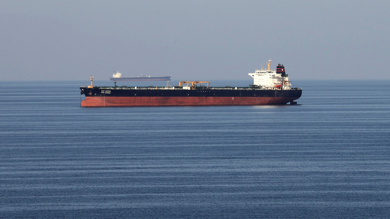 Welt: задержанный Ираном британский танкер отклонялся от курса