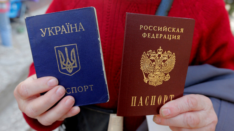 112: Киев пообещал «принять меры» в ответ на российские паспорта для жителей Донбасса