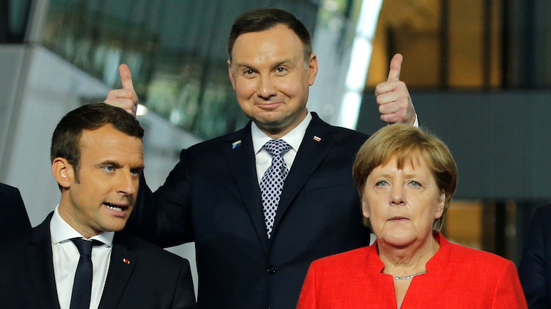 Rzeczpospolita: если со встречей Макрона и Путина всё ясно, то визит главы Франции в Польшу до сих пор под большим вопросом
