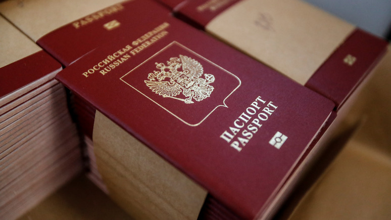 ERR: Эстония не будет признавать российские паспорта, выданные жителям Донбасса