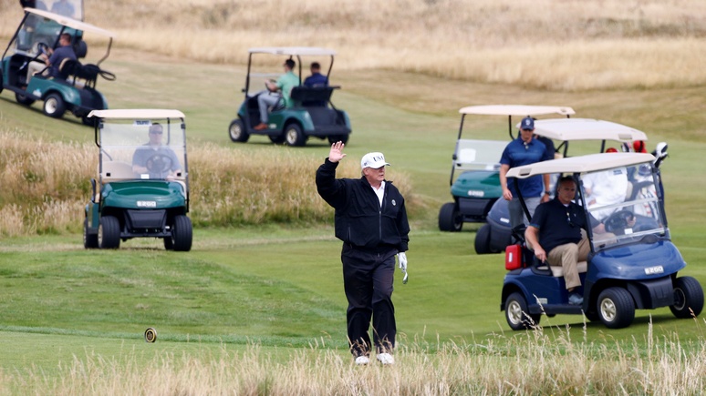 Independent: Трамп променял поездку в Польшу на партию в гольф