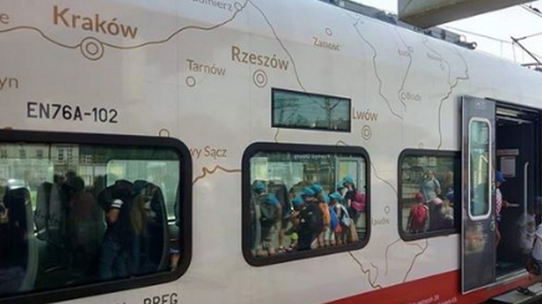 Львов — это Польша: пользователи интернета заметили неправильную карту на польском поезде