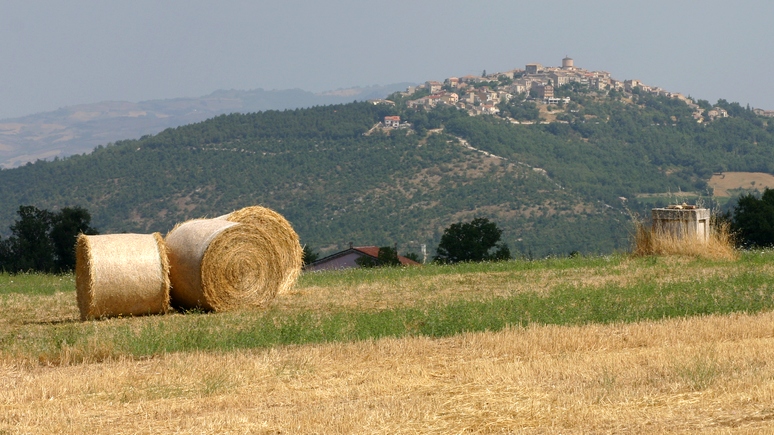 Guardian: итальянская область будет платить по €700 всем, кто поселится в деревне и откроет свой бизнес 