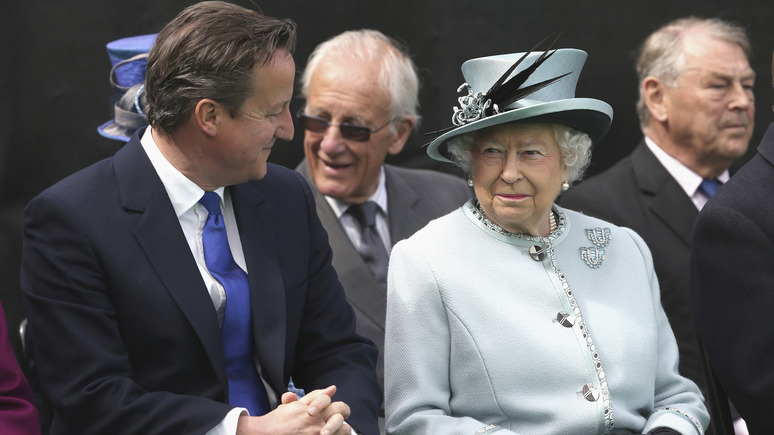 Times: Букингемский дворец отчитал Кэмерона за огласку разговоров с королевой