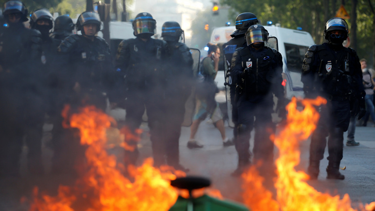 Le Monde: новые протестные акции в Париже закончились массовыми задержаниями