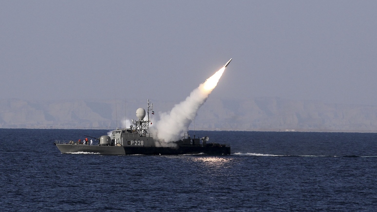 Bloomberg: Иран объявил о предстоящих совместных с Россией и Китаем военно-морских учениях 