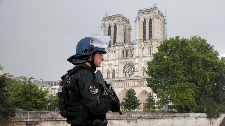 Guardian: в Париже судят пять джихадисток за неудавшийся теракт у стен Нотр-Дама
