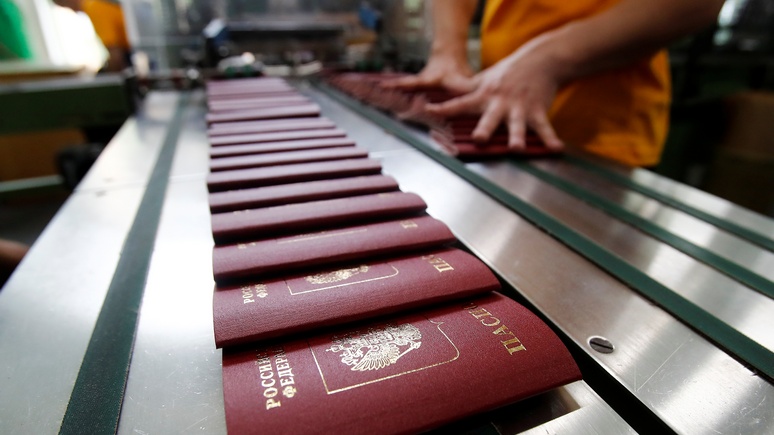Bild: немецкие визы в паспортах жителей Донецка и Луганска возмутили депутата бундестага