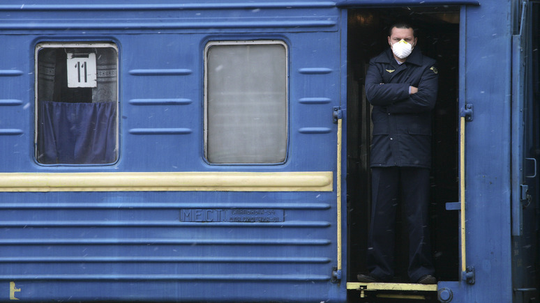 Вести: Гончарук заявил, что украинская железная дорога почти уничтожена