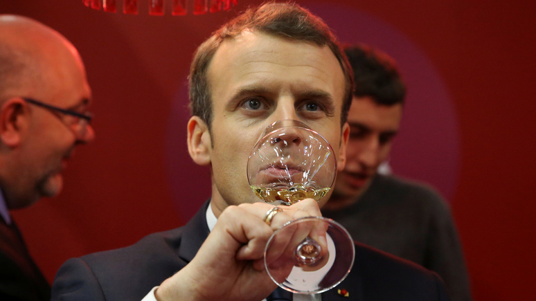 Le Parisien: любовь Макрона к вину идёт вразрез с рекомендациями французского Минздрава