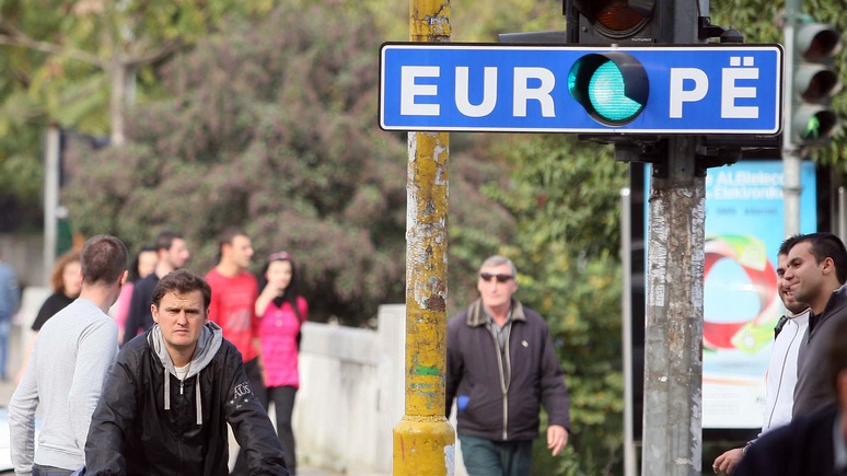 N-TV: Франция рушит надежды балканских стран на вступление в ЕС