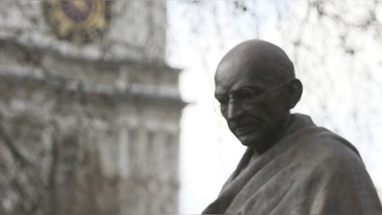 Daily Mail: британские студенты выступили против памятника «расисту» Ганди