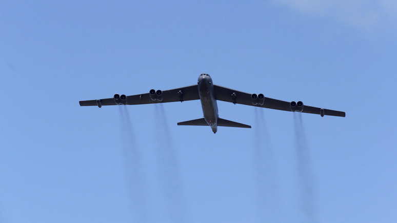 112: B-52 над Чёрным морем отработал взаимодействие с союзниками США
