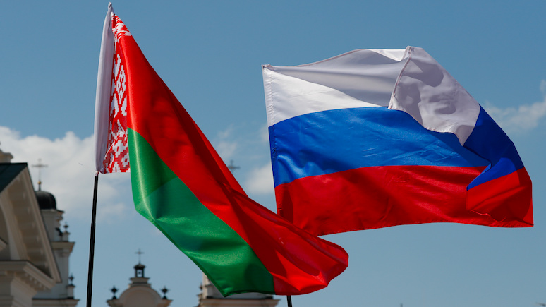 Polskie Radio: Лукашенко ведёт с Россией игру, ставка в которой — независимость