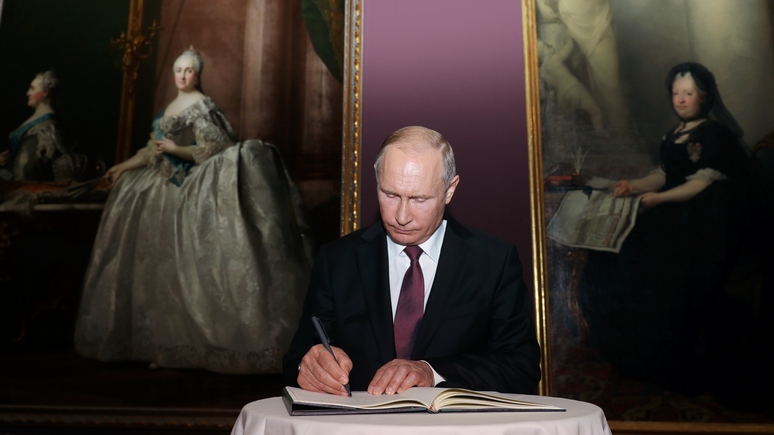MDR: для Путина роль России в мире важнее внутренней политики